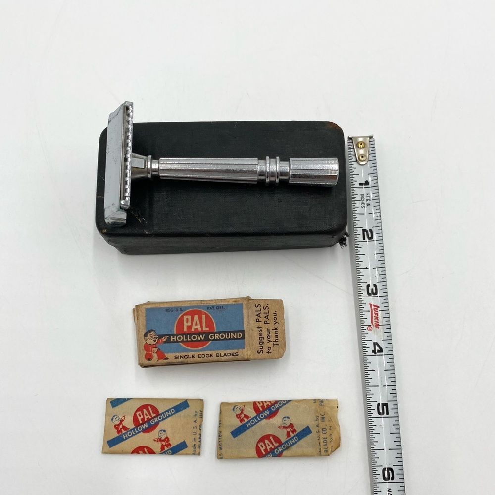 Vintage GEM Micromatic Single Edge Safety Razor Set With Case Two Razor Blades. - Picture 3 of 10